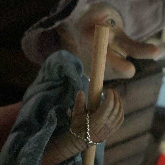 80s Vintage Witch with White Mouse on Hat Halloween Decoration Doll - Picture 5 of 10